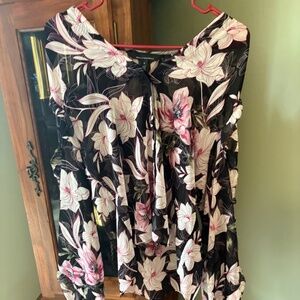 White House Black Market Size S Floral Print Blouse NEW WITH TAGS